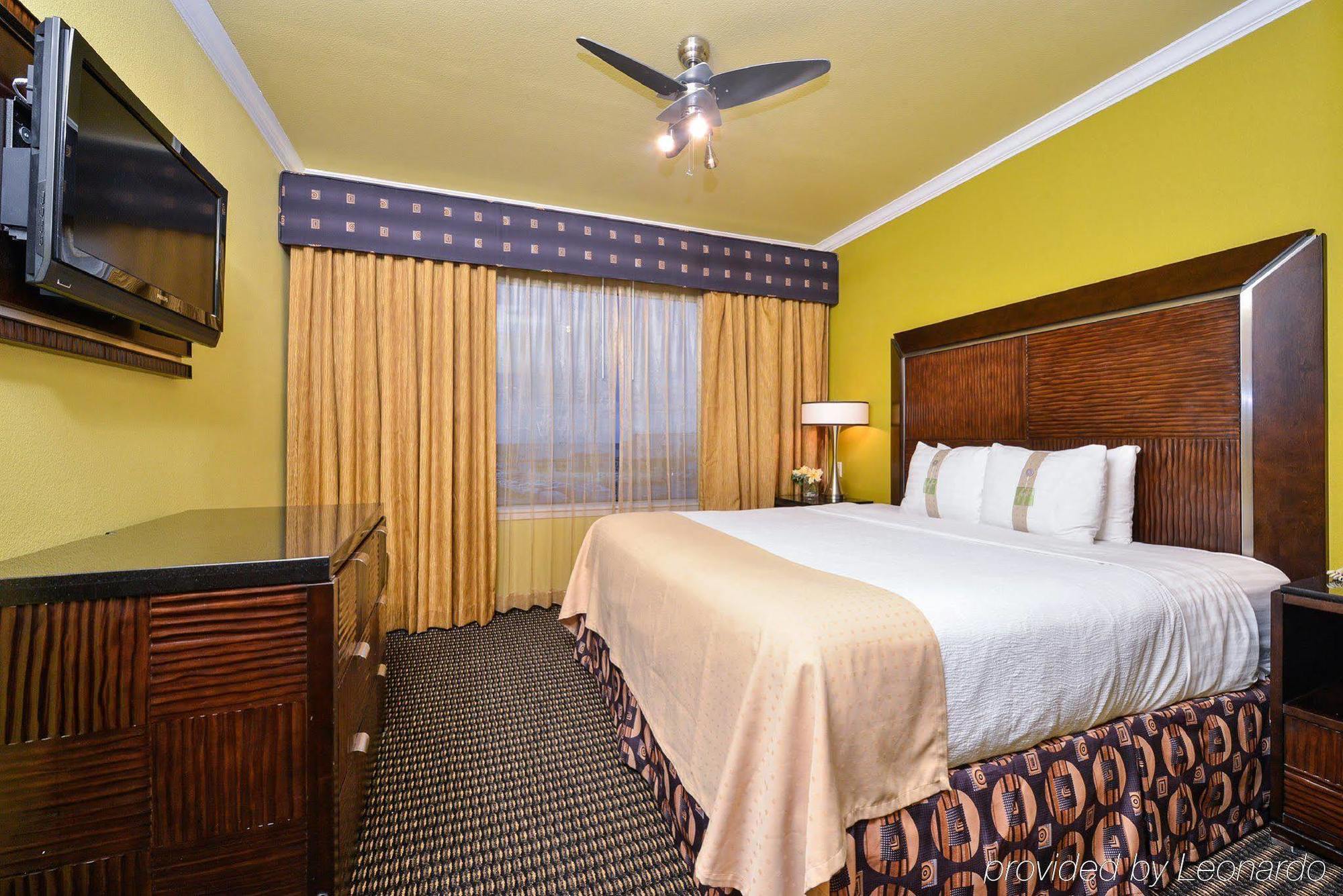 & - N Allen By Ihg Hotel 3*